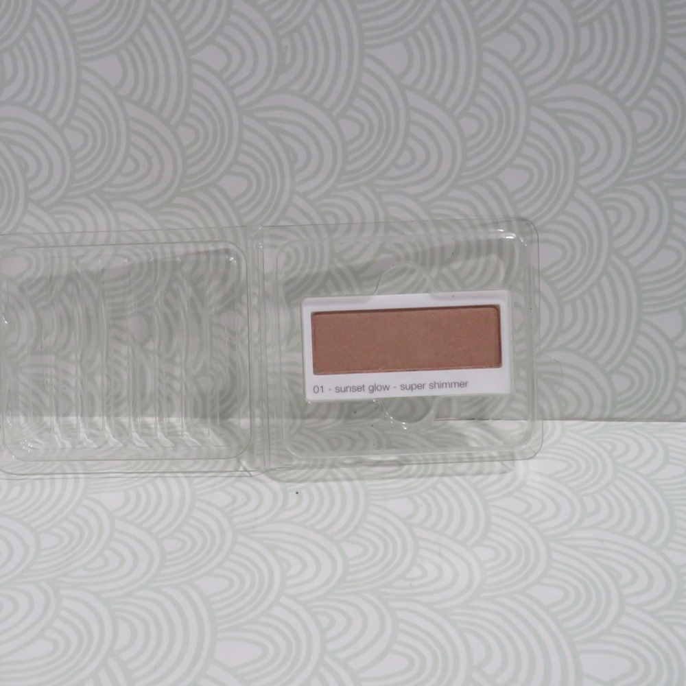 CLINIQUE💥SUPER SHIMMER EYESHADOW #01 SUNSET GLOW REFILL💥 - Picture 2 of 5